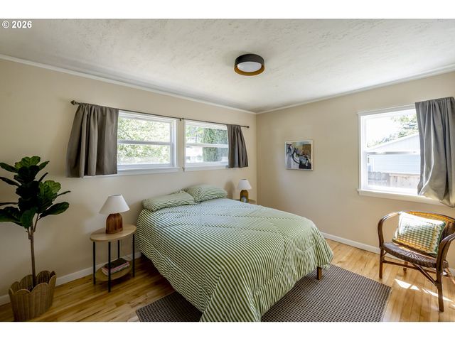10625 Ne TILLAMOOK St, Portland, OR 97220