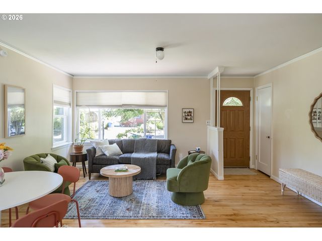 10625 Ne TILLAMOOK St, Portland, OR 97220