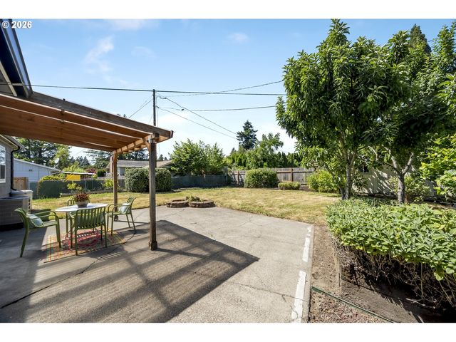 10625 Ne TILLAMOOK St, Portland, OR 97220