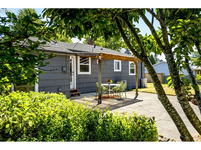 10625 Ne TILLAMOOK St, Portland, OR 97220