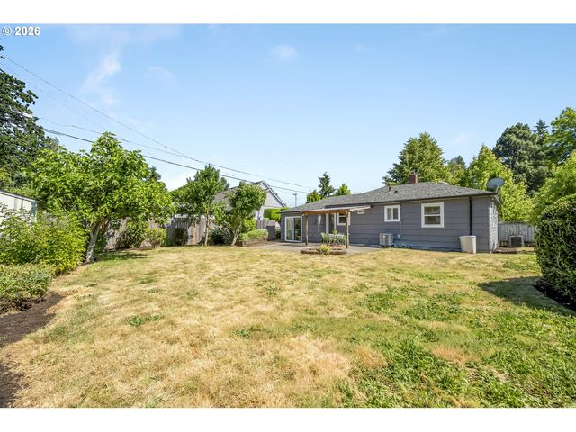 10625 Ne TILLAMOOK St, Portland, OR 97220