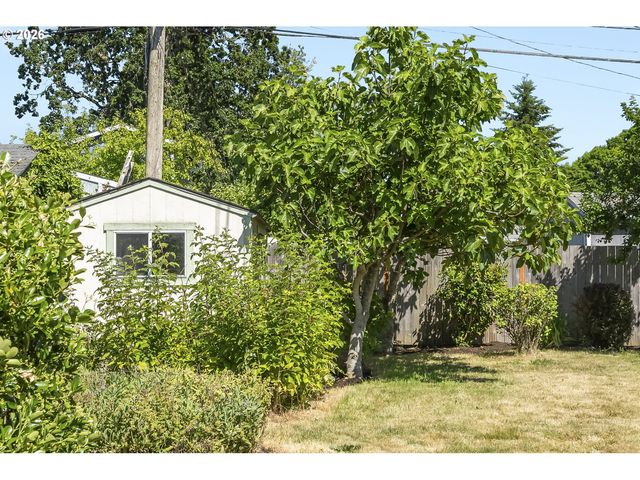 10625 Ne TILLAMOOK St, Portland, OR 97220