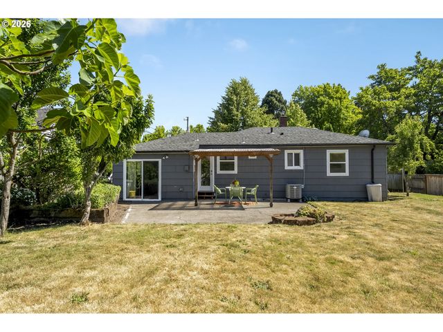 10625 Ne TILLAMOOK St, Portland, OR 97220