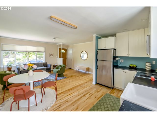 10625 Ne TILLAMOOK St, Portland, OR 97220