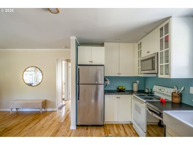10625 Ne TILLAMOOK St, Portland, OR 97220