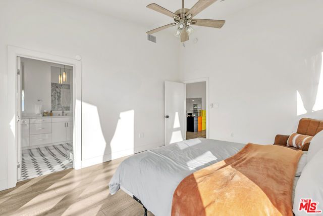 3861 W Point Drive, Los Angeles, CA 90065