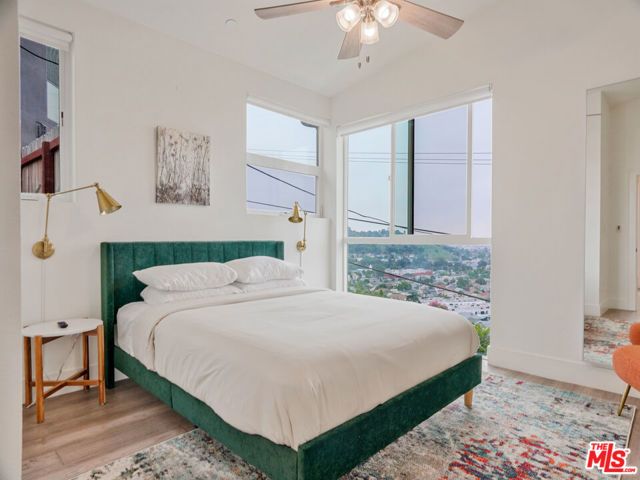 3861 W Point Drive, Los Angeles, CA 90065