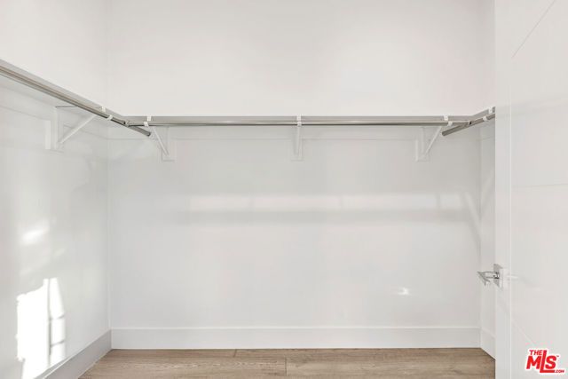 3861 W Point Drive, Los Angeles, CA 90065