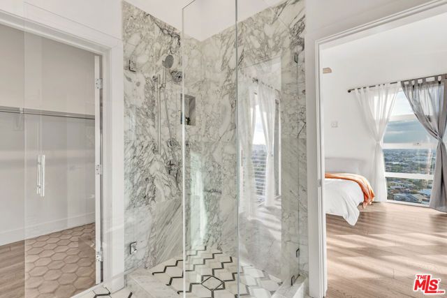 3861 W Point Drive, Los Angeles, CA 90065