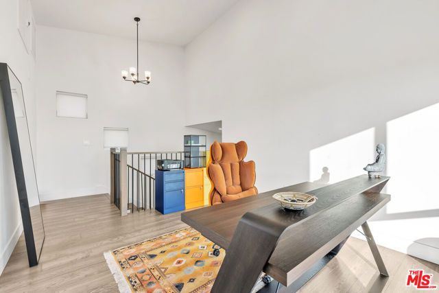 3861 W Point Drive, Los Angeles, CA 90065