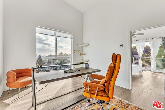 3861 W Point Drive, Los Angeles, CA 90065