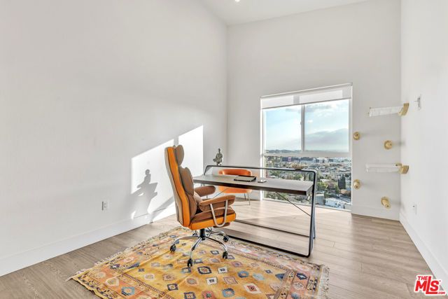 3861 W Point Drive, Los Angeles, CA 90065