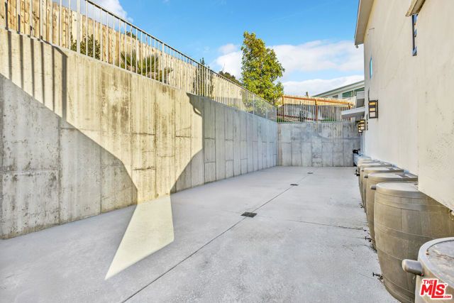 3861 W Point Drive, Los Angeles, CA 90065