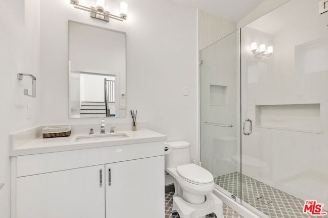 3861 W Point Drive, Los Angeles, CA 90065