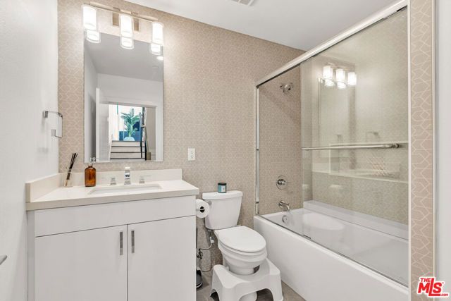 3861 W Point Drive, Los Angeles, CA 90065