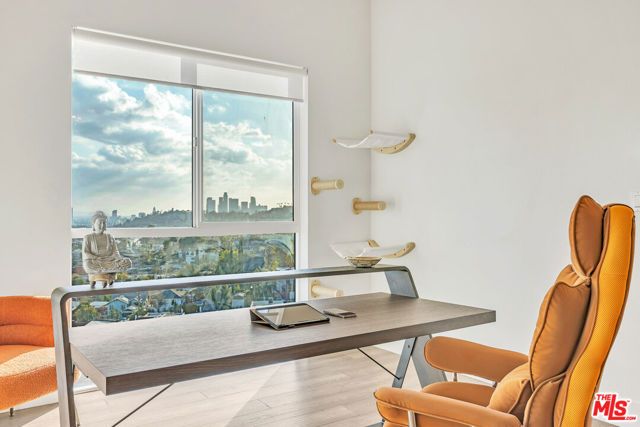 3861 W Point Drive, Los Angeles, CA 90065