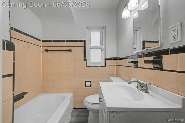 10883 Balfour Road, Detroit, MI 48224