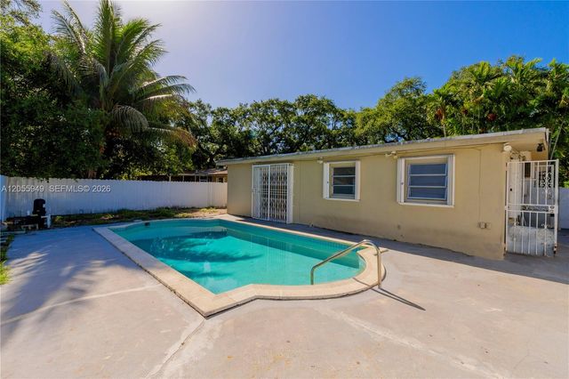 565 NE 160th Terrace, Miami, FL 33162