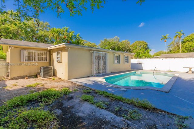 565 NE 160th Terrace, Miami, FL 33162