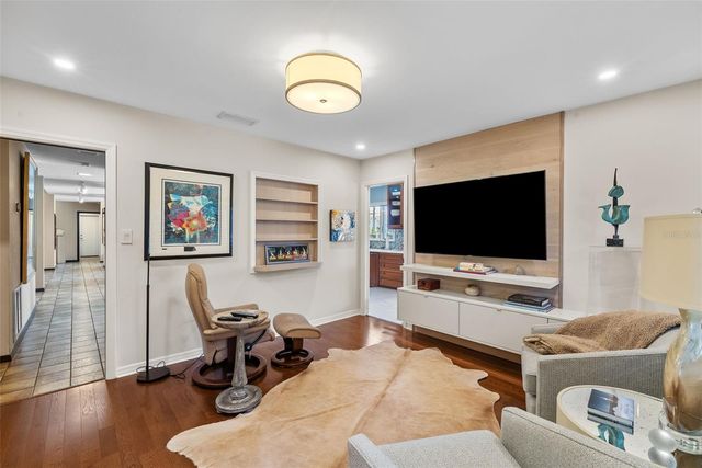 4922 W BAY WAY PLACE, Tampa, FL 33629