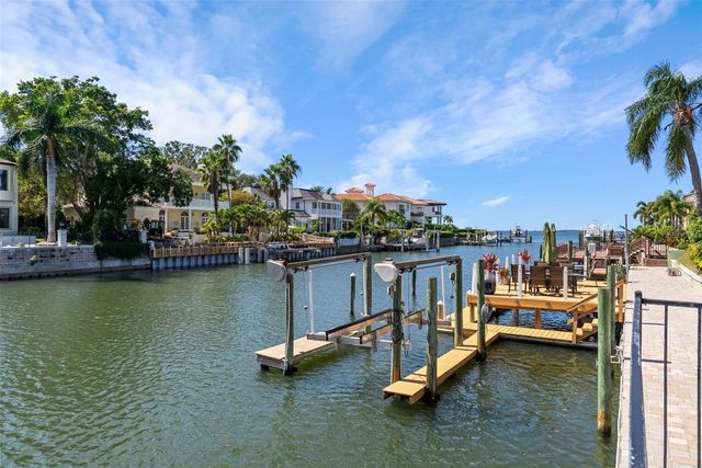 4922 W BAY WAY PLACE, Tampa, FL 33629