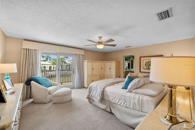 4922 W BAY WAY PLACE, Tampa, FL 33629