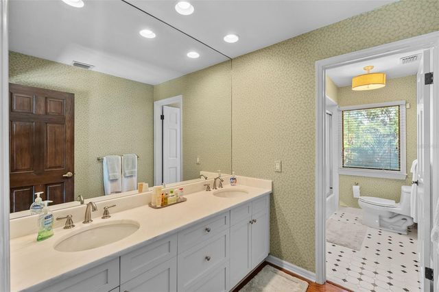 4922 W BAY WAY PLACE, Tampa, FL 33629