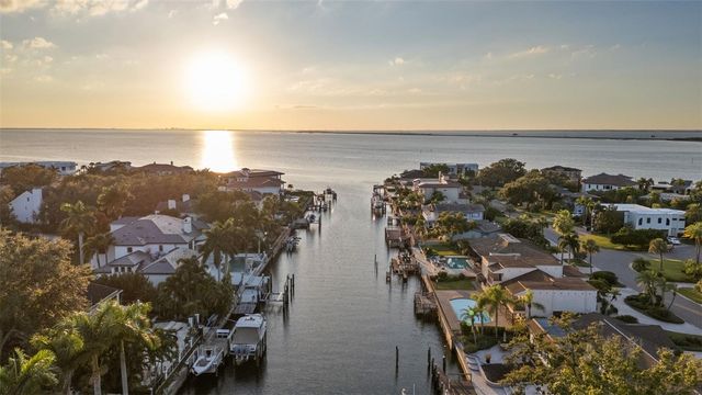 4922 W BAY WAY PLACE, Tampa, FL 33629