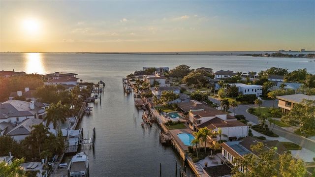 4922 W BAY WAY PLACE, Tampa, FL 33629