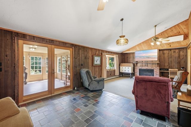 47 Collins Rd, Northborough, MA 01532
