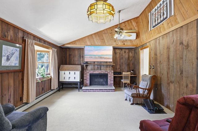 47 Collins Rd, Northborough, MA 01532