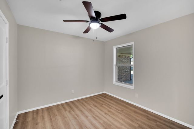 221 N Edgefield Road, Waxahachie, TX 75165