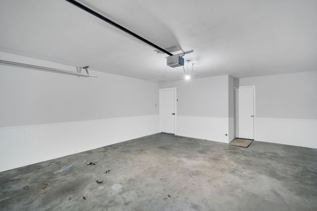 221 N Edgefield Road, Waxahachie, TX 75165