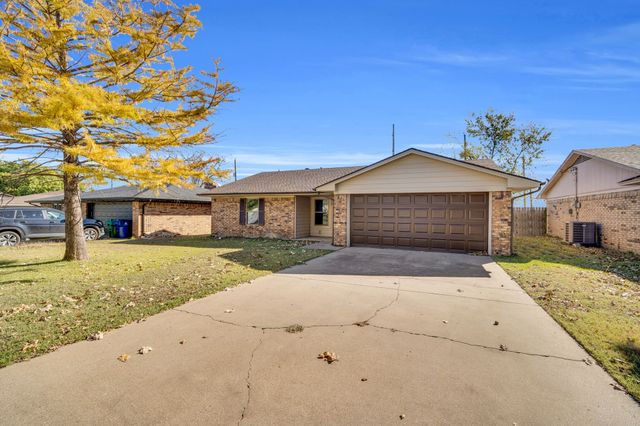 221 N Edgefield Road, Waxahachie, TX 75165