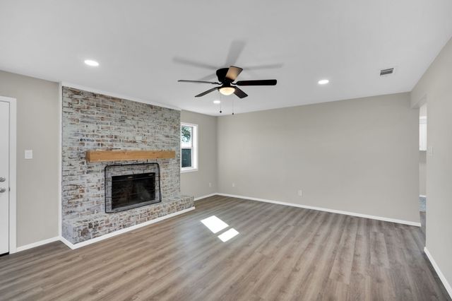 221 N Edgefield Road, Waxahachie, TX 75165