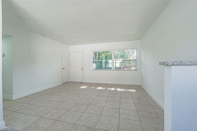 558 CLEARWATER LARGO ROAD N 1, Largo, FL 33770
