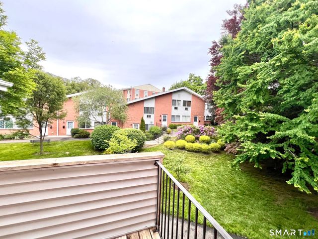 208 Flax Hill Road 32, Norwalk, CT 06854