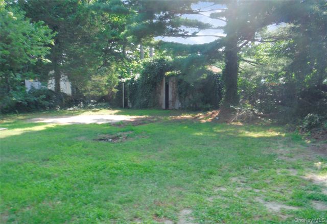 58 Terapin Street, Mastic, NY 11950
