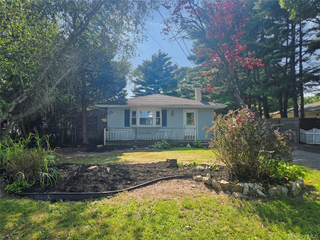 58 Terapin Street, Mastic, NY 11950