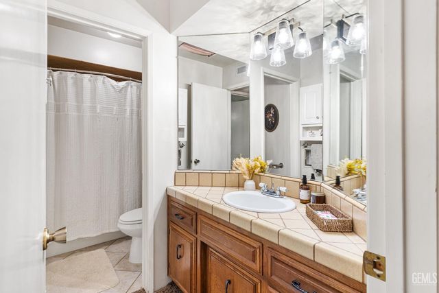 2000 Ashe Road 21, Bakersfield, CA 93309