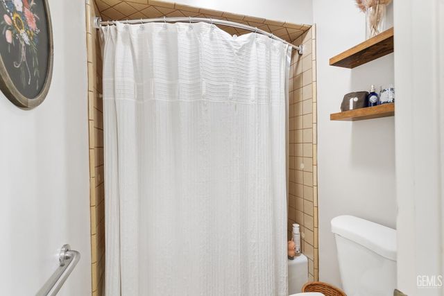 2000 Ashe Road 21, Bakersfield, CA 93309