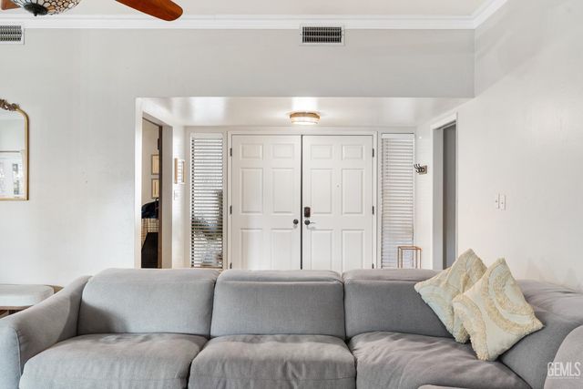 2000 Ashe Road 21, Bakersfield, CA 93309