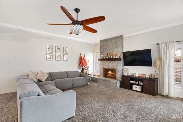 2000 Ashe Road 21, Bakersfield, CA 93309