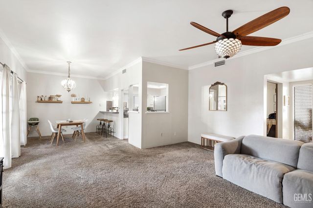 2000 Ashe Road 21, Bakersfield, CA 93309