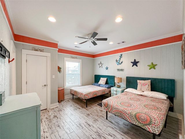 2025 Vista Drive, Crystal Beach, TX 77650