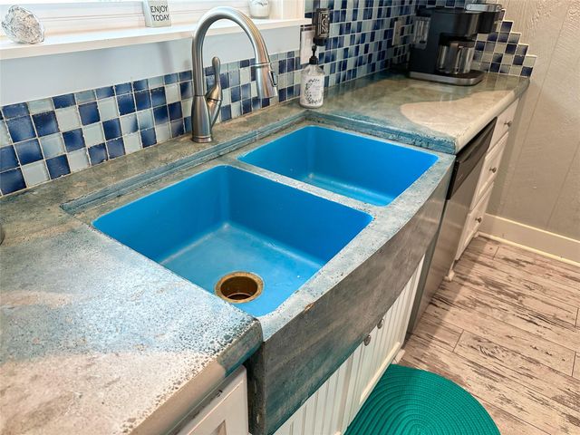 2025 Vista Drive, Crystal Beach, TX 77650