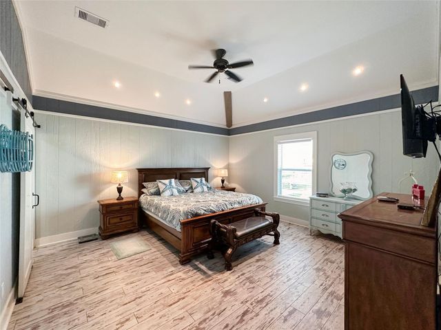 2025 Vista Drive, Crystal Beach, TX 77650