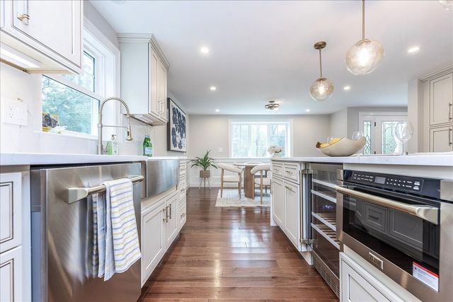 113 River St, Middleton, MA 01949