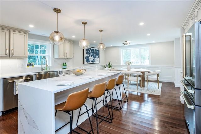 113 River St, Middleton, MA 01949