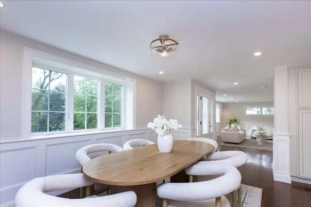 113 River St, Middleton, MA 01949